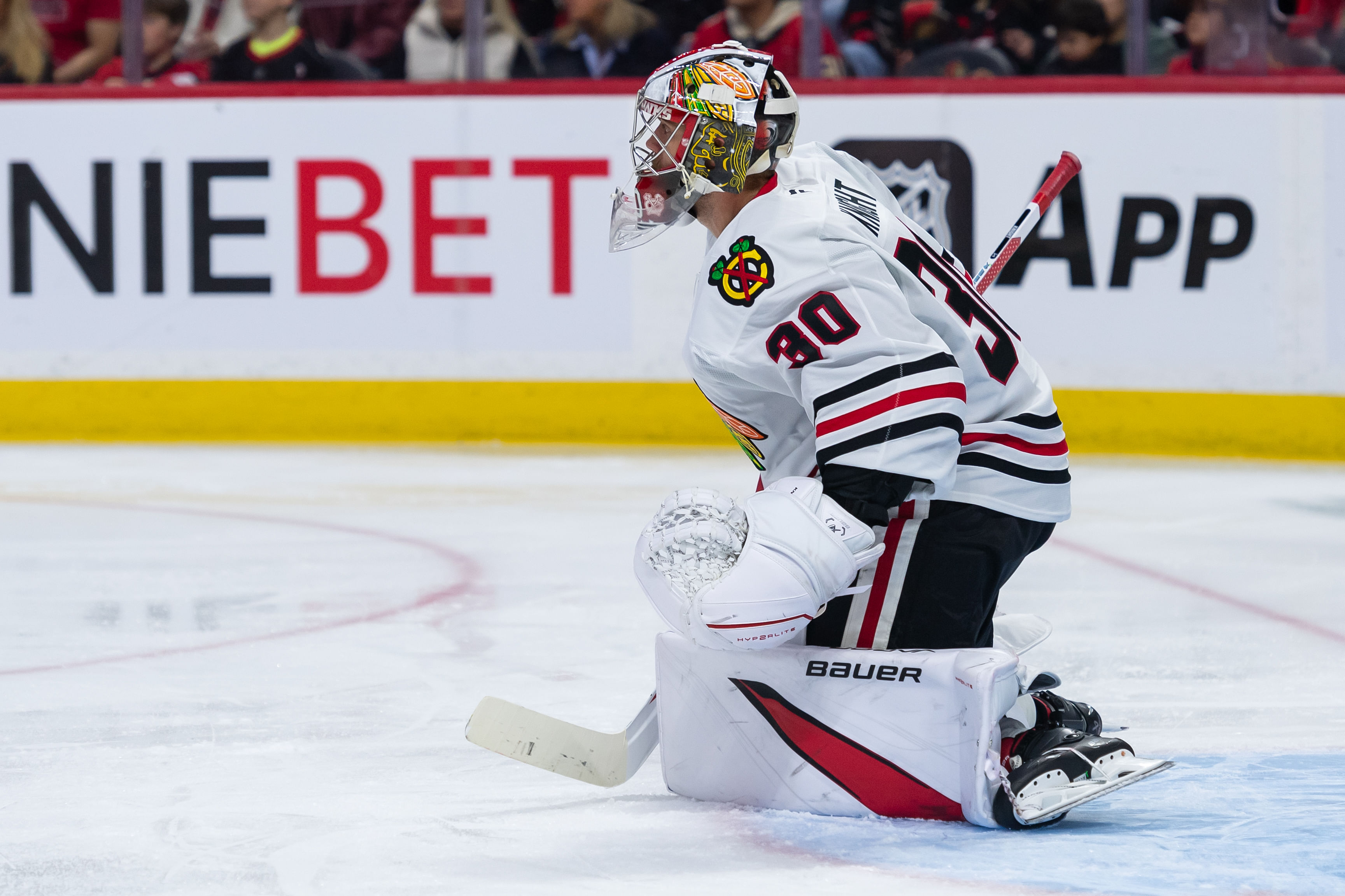 The Blackhawks hope Spencer Knight can emerge as a #1 goalie next season - Source: Imagn